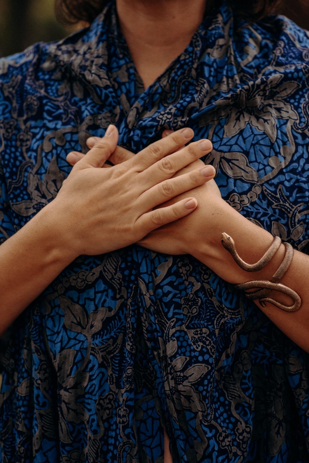 Inge with her hands at her heart